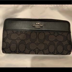 Coach zip wallet